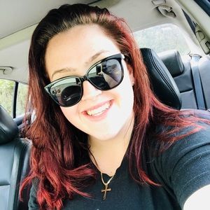 Meet your Posher, Christina